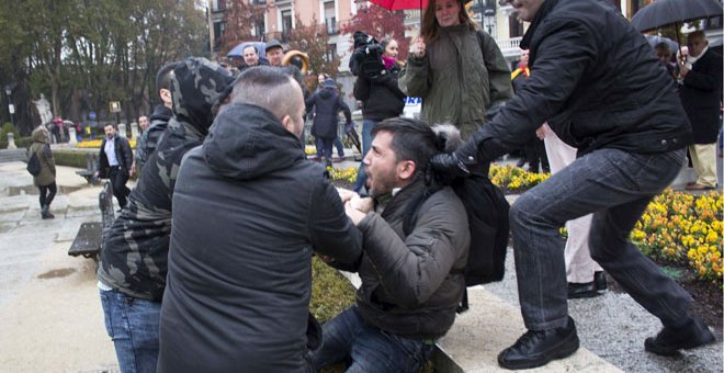 El activista Lagarder, golpeado por varios fascistas durante el 20-N del año pasado