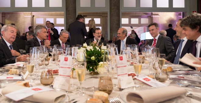 Acte de lliurament dels premis Ferrer Salat 2014. Al centre, el president del Govern espanyol, Mariano Rajoy, i el de Foment del Treball, Joaquim Gay de Montellà. / Foment del Treball