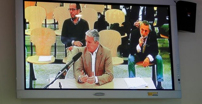 Vista desde un monitor de la sala de prensa de la Audiencia Nacional de la declaración de Pablo Crespo, en el juicio de la rama valenciana del caso Gürtel. /EFE