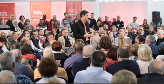Pedro Sánchez en la asamblea ciudadana de Elche. Fuente: PSOE