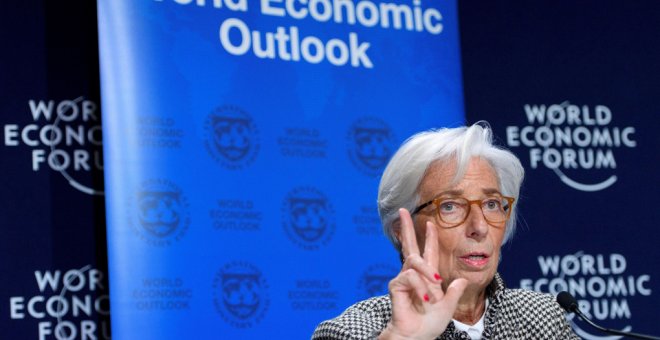 La directora gerente del FMI, Christine Lagarde, en una rueda de prensa en Davos (Suiza). EFE/ Laurent Gillieron