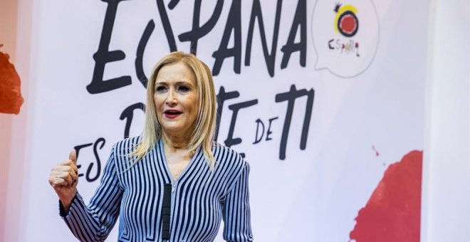 La presidenta de la Comunidad de Madrid, Cristina Cifuentes, durante su intervención en la presentación del nuevo proyecto de Palacio de Congresos de Madrid en la Feria Internacional de Turismo (FITUR). EFE/Santi Donaire