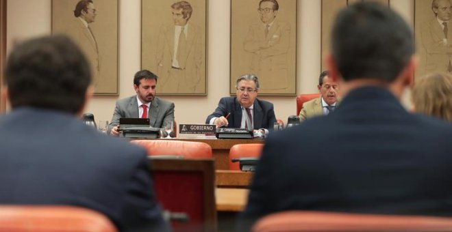 El ministro del Interior, Juan Ignacio Zoido, comparece en el Congreso para informar de su gestión en el colapso de la autopista de peaje AP-6 ocurrido el primer fin de semana del año entre Madrid y Segovia y sobre el uso de la cárcel de Archidona (Málaga