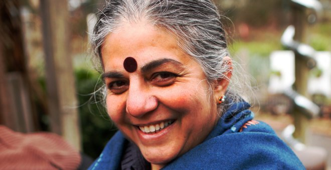 La autora de '¿Quién alimenta realmente al mundo?', Vandana Shiva. Fotografía cedida por la editorial, Capitán Swing.