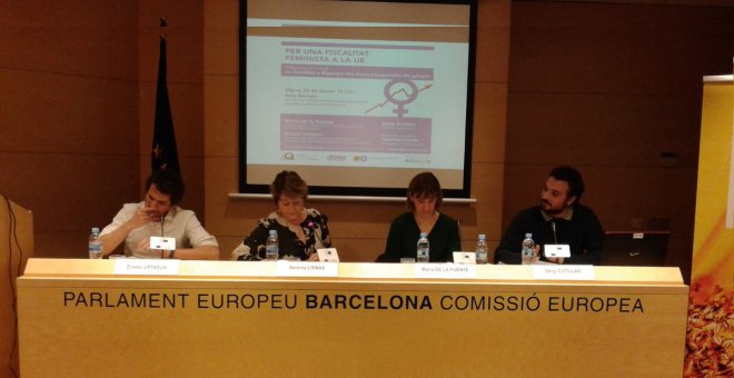 Presentació de l'estudi 'La fiscalitat a Espanya des d'una perspectiva de gènere', aquest dijous a l'Aula Europa de Barcelona. / Marc Font.