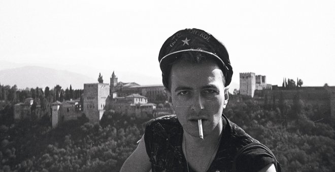 Joe Strummer, líder de The Clash, en Granada. / JUAN JESÚS GARCÍA