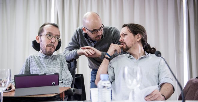 Pablo Iglesias con Nacho Álvarez y Pablo Echenique, en la última reunión del Consejo Ciudadano Estatal.