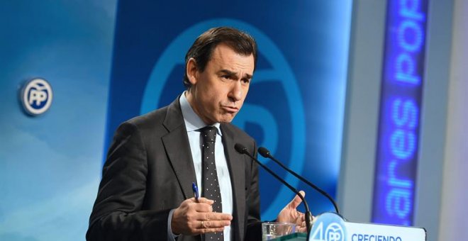 El coordinador general del PP, Fernando Martínez Maíllo, durante la rueda de prensa posterior a la reunión que el Comité de Dirección del partido ha celebrado esta mañana en la sede de la calle Génova. EFE/Fernando Villar