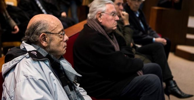 Los ex responsables del Palau de la Música Fèlix Millet y Jordi Montull, principales condenados por el expolio, durante la vista celebrada hoy en la Audiencia de Barcelona. EFE/ Quique García