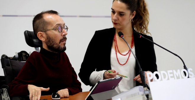 Los portavoces de Podemos Pablo Echenique y Noelia Vera comparecen en rueda de prensa tras el Consejo de Coordinación de la formación, en la sede del partido, en Madrid. EFE/Ballesteros