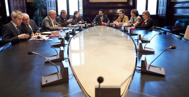 El presidente del Parlament, Roger Torrent, durante la reunión semanal de la Mesa de la cámara catalana. EFE/Alejandro García
