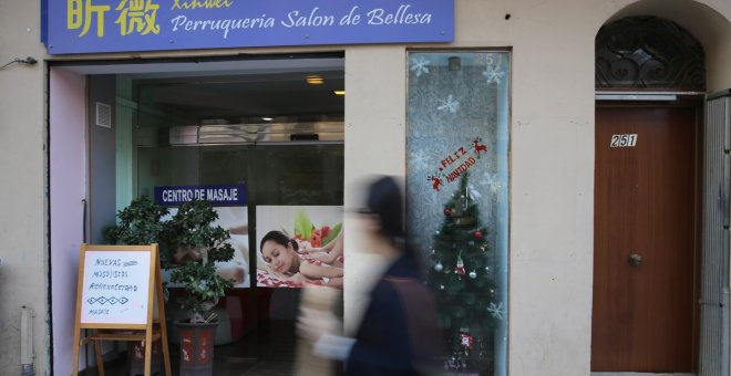 Se realizaron inspecciones en más de cuarenta establecimientos de estética, manicura y masajes ubicados en nueve distritos de Madrid, regentados principalmente por ciudadanos chinos.