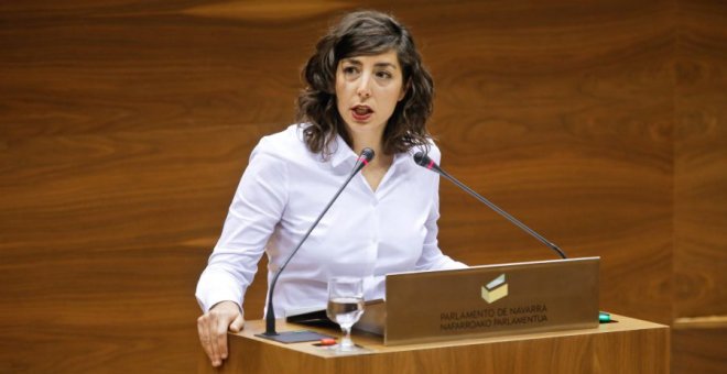 Laura Pérez en el Parlamento de Navarra.