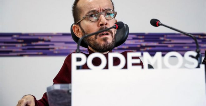 El portavoz de Podemos Pablo Echenique comparece en rueda de prensa. EFE/Emilio Naranjo
