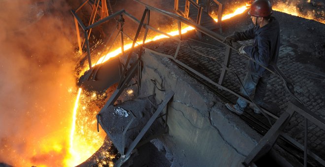 Trabajador de una planta siderúrgica china. REUTERS/Stringer