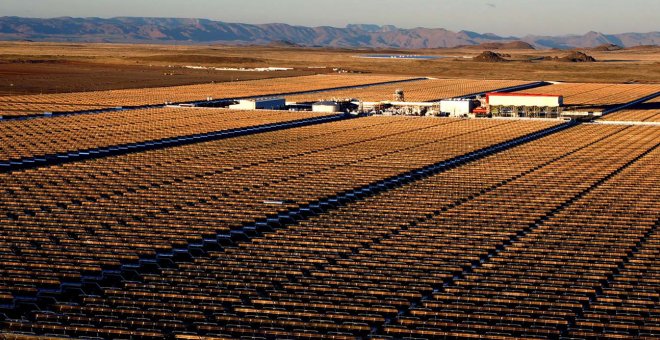 Planta de energía solar Solana, en el Estado de Arizona, construida por Abengoa