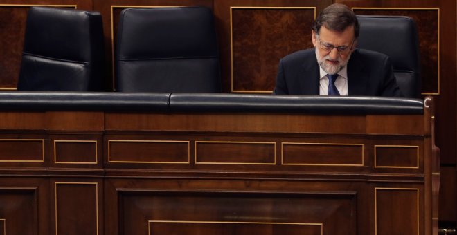 El presidente del Gobierno, Mariano Rajoy, durante la sesión plenaria sobre las pensiones en el Congreso de los Diputados. EFE/ Ballesteros