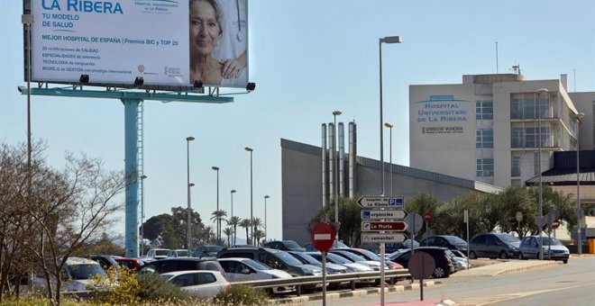 El Hospital de Alzira, gestionado por el grupo Ribera Salud durante los últimos veinte años.- EFE