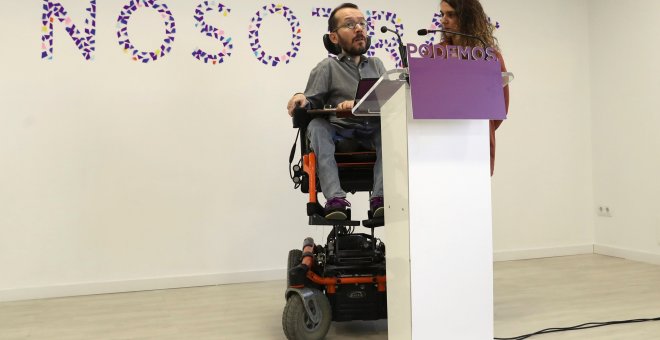 Los portavoces de Podemos, Pablo Echenique y Noelia Vera durante la rueda de prensa posterior a la reunión del Consejo de Coordinación del partido celebrada en Madrid. EFE/Ballesteros