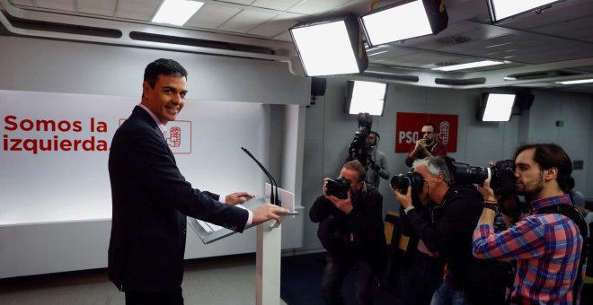 El Secretario General del PSOE Pedro Sánchez, durante la rueda de prensa en la sede del partido en Madrid, EFE/Emilio Naranjo