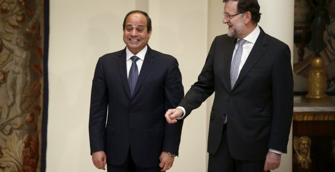 Encuentro de Mariano Rajoy y Abdelfatah al Sisi en La Moncloa, en abril de 2015. REUTERS/Andrea Comas