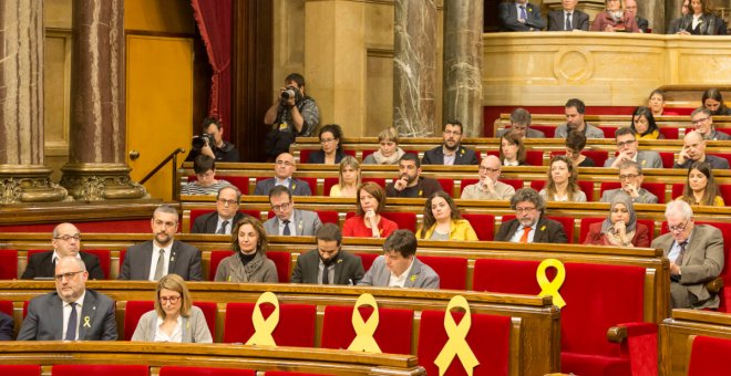 Vista dels grups de JxCat i ERc al Parlament, en el ple del passat 24 de març. | Parlament de Catalunya.