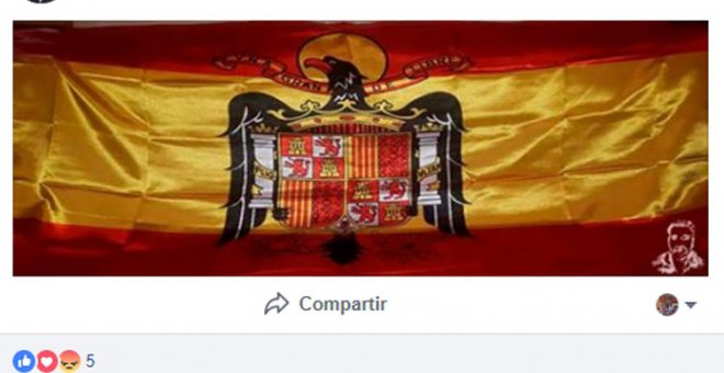Foto con la bandera franquista que el alcalde de Tormos colgó en su perfil de Facebook en Jueves Santo.