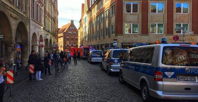 Atropello en Münster. Primeros auxilios llegan al lugar / AFP