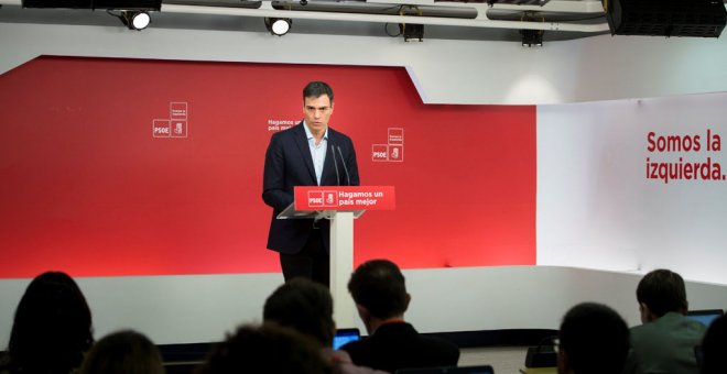 El secretario general del PSOE, Pedro Sánchez, durante la rueda de prensa que ha ofrecido posterior a la reunión de la Permanente del partido. EFE/ Luca Piergiovanni