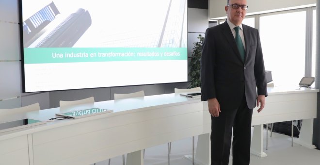 El presidente de la Asociación Española de Banca (AEB), José María Roldán, presenta los resultados del sector en 2017. EFE/J.J. Guillen
