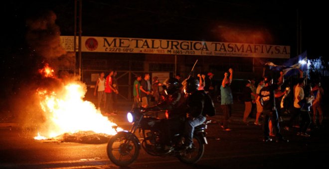 Una barricada durante las protestas en las calles de Managua, la capital de Nicaragua. (JORGE CABRERA | REUTERS)