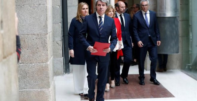 El desde hoy presidente en funciones de la Comunidad de Madrid, Ángel Garrido, tras presidir la reunión del Consejo de Gobierno extraordinario, hoy en la Real Casa de Correos. (CHEMA MOYA | EFE)