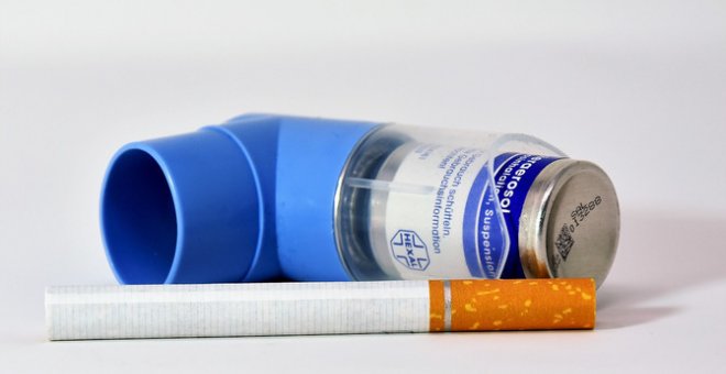 Los efectos del tabaco sobre el sistema respiratorio afectan también a personas con asma. / Pixabay