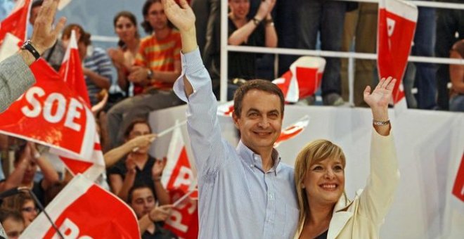 Etelvina Andreu con Rodríguez Zapatero durante un mitin en 2007. EFE