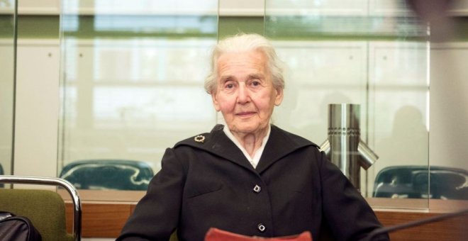 La alemana Ursula Haverbeck, de 88 años, recibe seis meses de prisión por negar el Holocausto. (EFE)