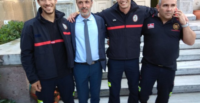 Manuel Blanco, Julio Latorre y Enrique Rodríguez junto a su abogado. /MARÍA IGLESIAS