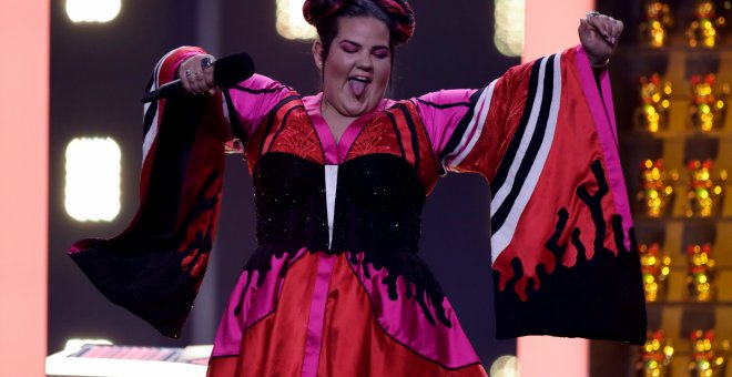Netta de Israel interpreta a "Toy" durante el ensayo general de la Semi-Final 1 para el Eurovision Song Contest 2018 en la sala Altice Arena en Lisboa, Portugal, el 7 de mayo de 2018. REUTERS / Rafael Marchante