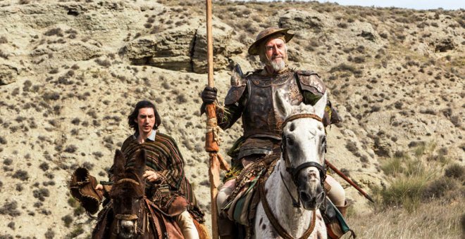 Fotograma de la película 'El hombre que mató a don Quijote' con Jonathan Pryce y Adam Drive.