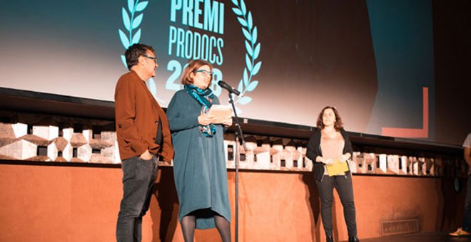 Jaume Grau, guionista, y Andrea Ferrando, realizadora, reciben el premio PRO-DOCS al Mejor Documental para Televisión de 2017.
