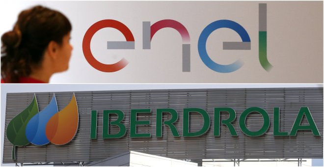 El logo de la eléctrica italiana Enel, en una de sus tiendas en Milan, y el de la española Iberdrola, en su sede en Madrid. REUTERS