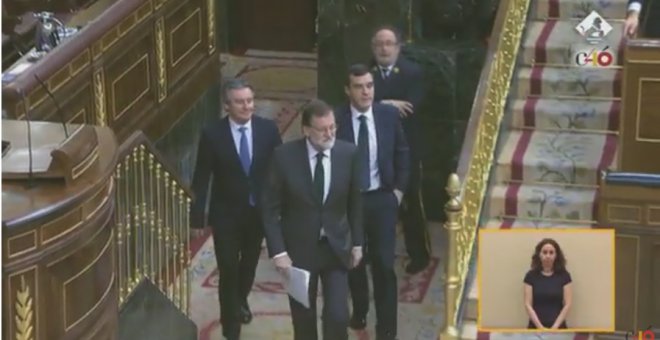 Rajoy aparece en el hemiciclo.