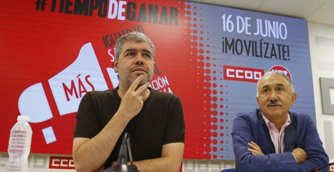 Los secretarios generales de UGT y CCOO, Pepe Álvarez (d) y Unai Sordo, durante la rueda de prensa para presentar las movilizaciones para el 16 de junio. EFE/J.P. Gandul