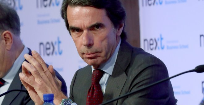 El expresidente del Gobierno José María Aznar, durante la presentación del libro "No hay ala oeste en la Moncloa", del escritor Javier Zarzalejos. EFE/Kiko Huesca