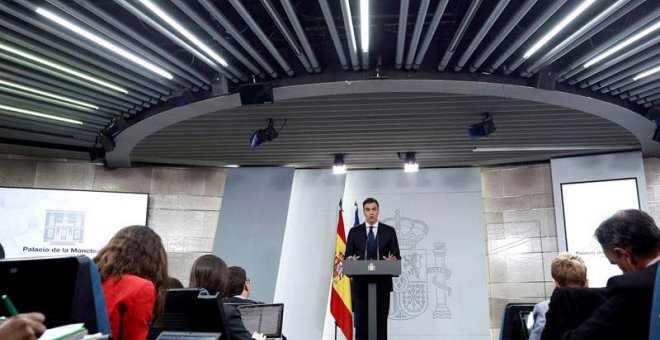 Pedro Sánchez durante su primera comparecencia en el palacio de La Moncloa. (MARISCAL | EFE)