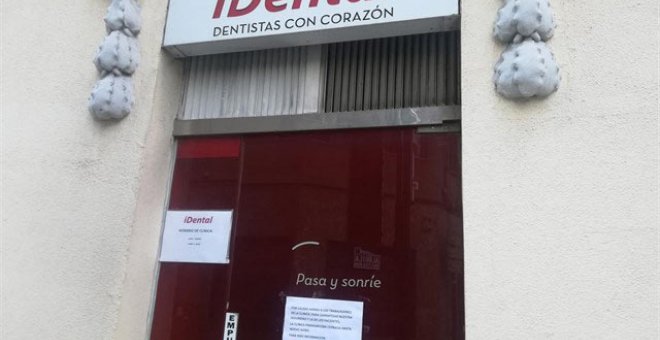 Entrada a una clínica de iDental. (EP)