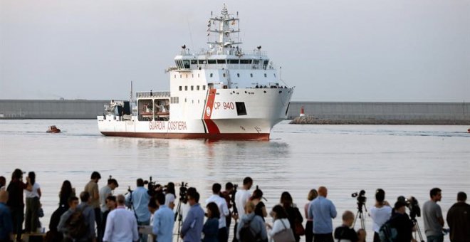 El Dattilo, a su llegada al puerto de Valencia. - EFE