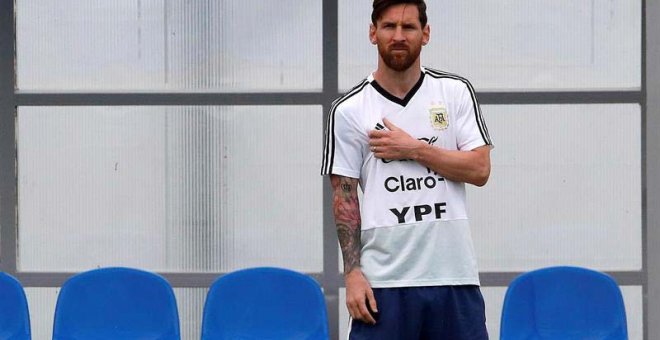 Messi durante un entrenamiento con la selección argentina en el Mundial. (ALBERTO ESTÉVEZ | EFE)