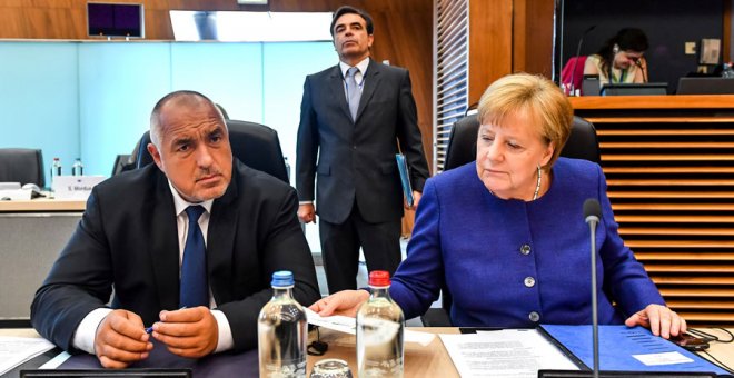 El primer ministro búlgaro y Merkel, este domingo en la cumbre. Geert Vanden WijngaertEl primer ministro búlgaro y Merkel, este domingo en la cumbre. Geert Vanden Wijngaert