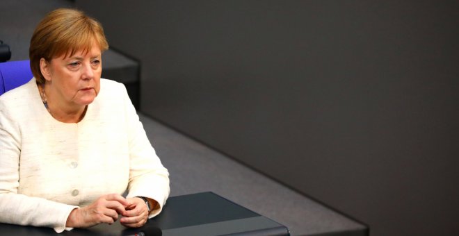 La canciller de Alemania Ángela Merkel en el parlamento alemán en Berlín. / Reuters