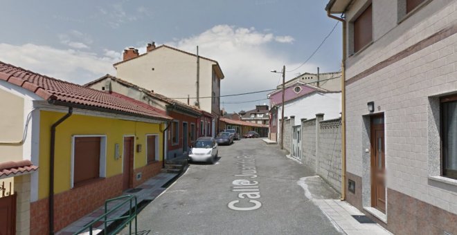 Vista de la calle Juanito Perotti, en el barrio de La Campa, La Felguera, Asturias. / Maps